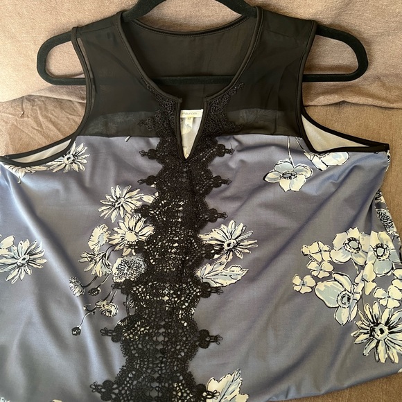 Maurices sleeveless top with lace and mesh detail- size x-large - Picture 3 of 4